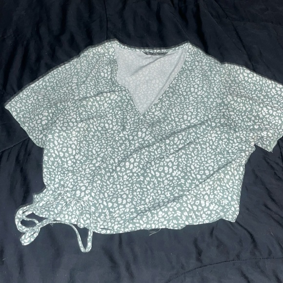 SHEIN Leopard Print Tie-Hem Crop Top - Size Large - Picture 5 of 5